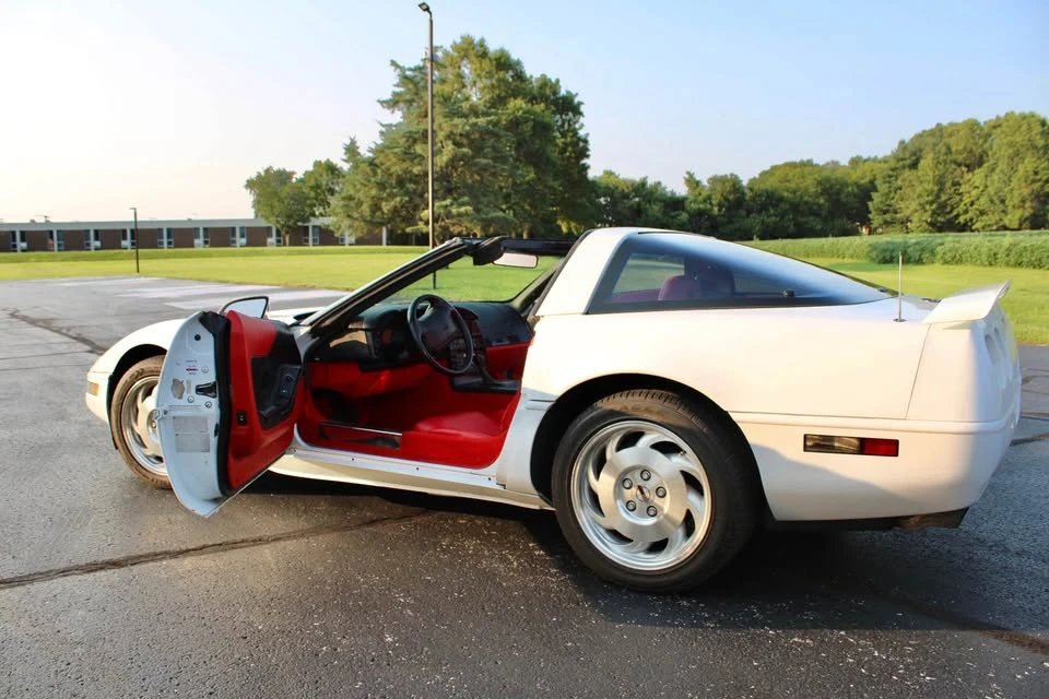 1994 Chevrolet Corvette C4 - Image 15 of 19