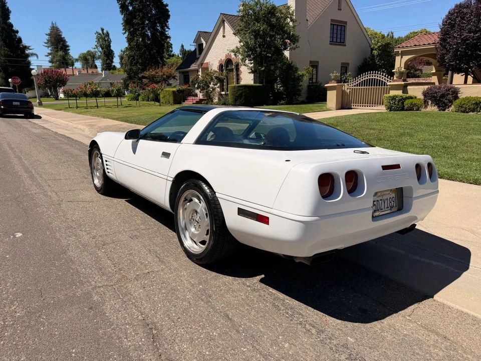 1994 Chevrolet Corvette C4 - Image 8 of 16