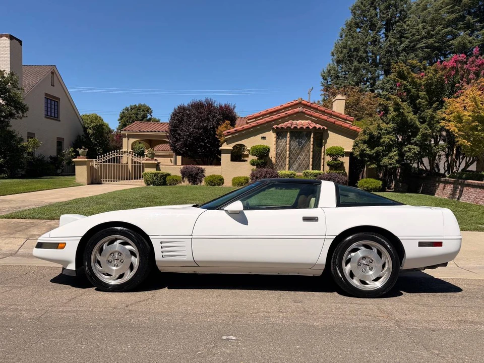 1994 Chevrolet Corvette C4 - Image 10 of 16