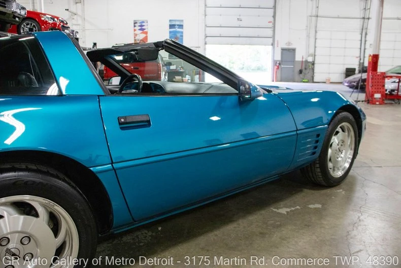 1994 Chevrolet Corvette C4 - Image 25 of 31