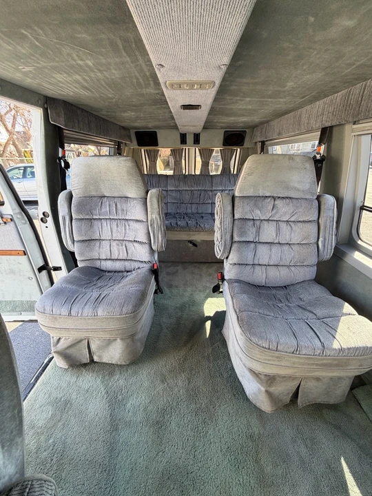 1994 Chevrolet G-Series Van - Image 28 of 31