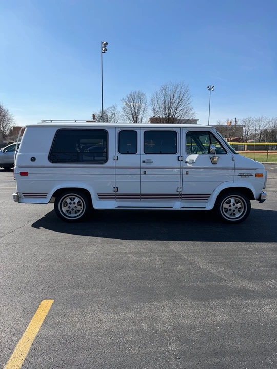 1994 Chevrolet G-Series Van - Image 4 of 31