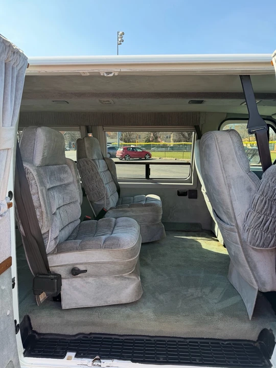 1994 Chevrolet G-Series Van - Image 19 of 31