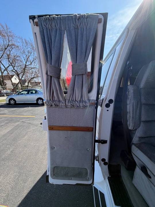 1994 Chevrolet G-Series Van - Image 16 of 31