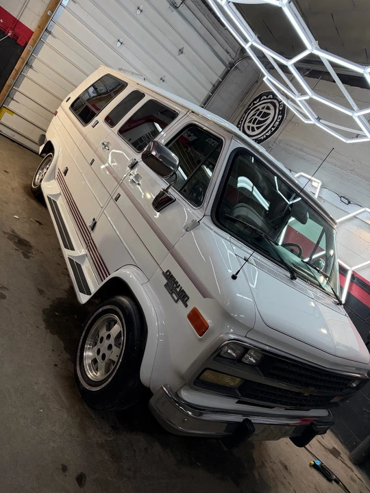 1994 Chevrolet G-Series Van - Image 7 of 31