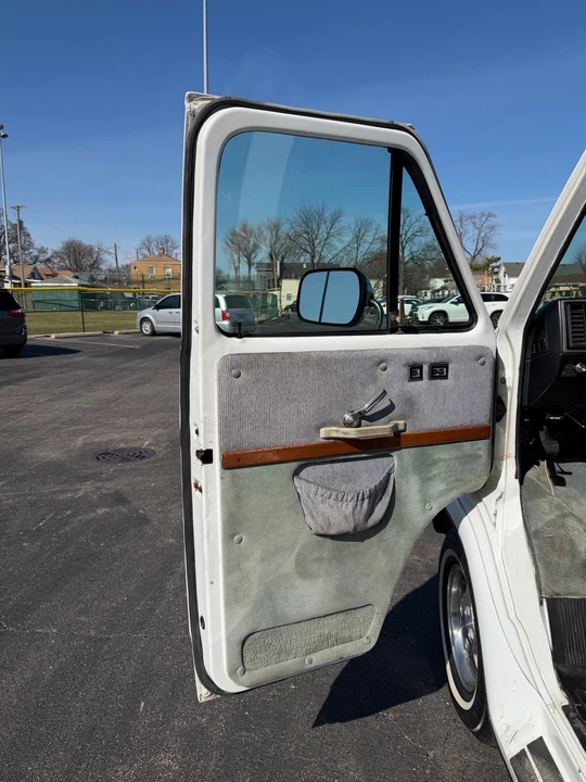 1994 Chevrolet G-Series Van - Image 29 of 31