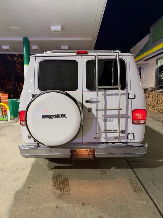 1994 Chevrolet G-Series Van - Image 10 of 31