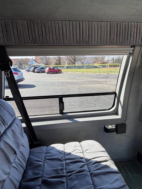 1994 Chevrolet G-Series Van - Image 22 of 31