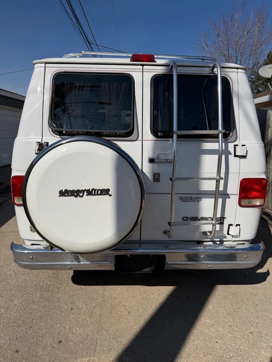 1994 Chevrolet G-Series Van - Image 5 of 31