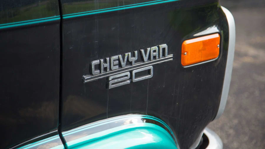 1994 Chevrolet G-Series Van - Image 10 of 12