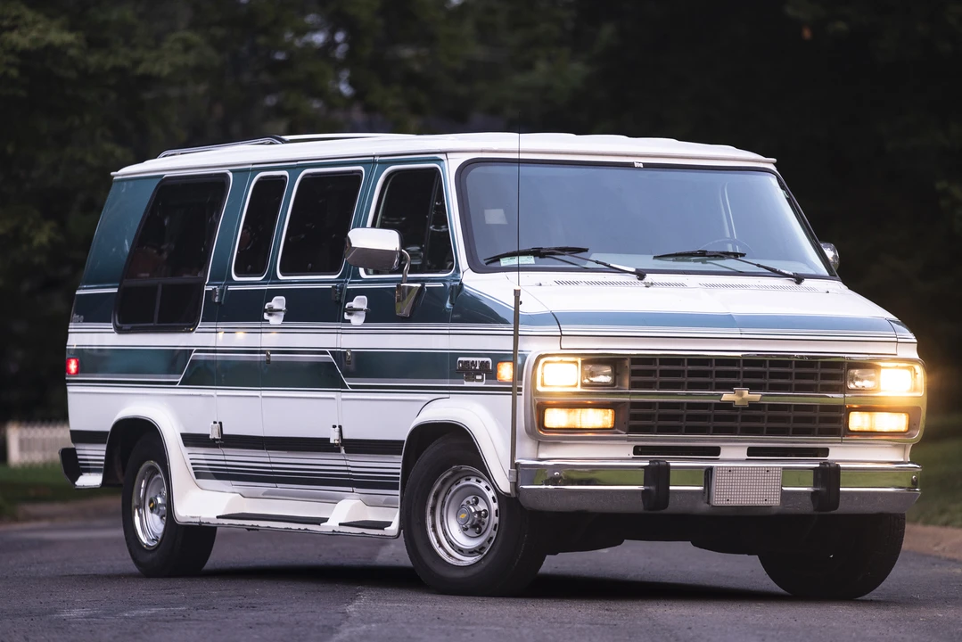 1994 Chevrolet G-Series Van - Image 23 of 31