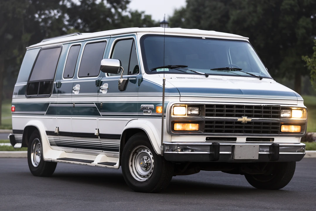 1994 Chevrolet G-Series Van - Image 24 of 31