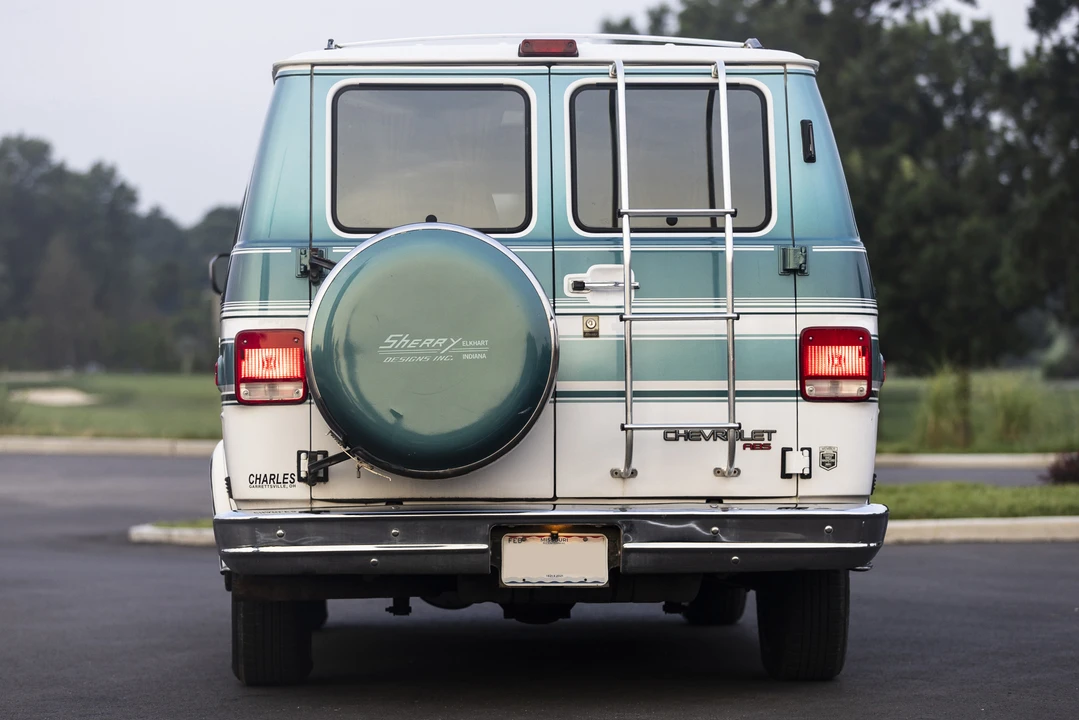 1994 Chevrolet G-Series Van - Image 12 of 31