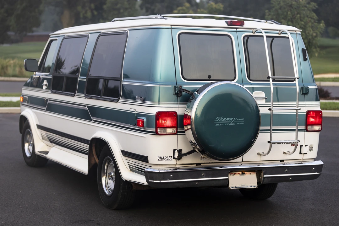1994 Chevrolet G-Series Van - Image 11 of 31