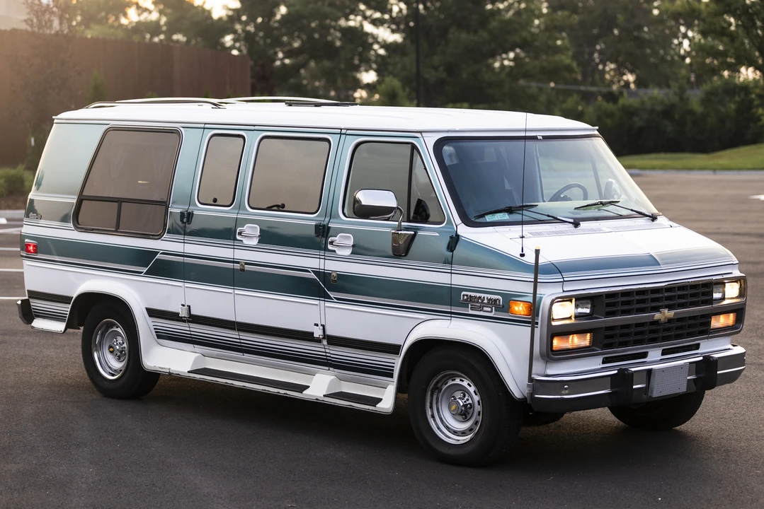 1994 Chevrolet G-Series Van - Image 22 of 31