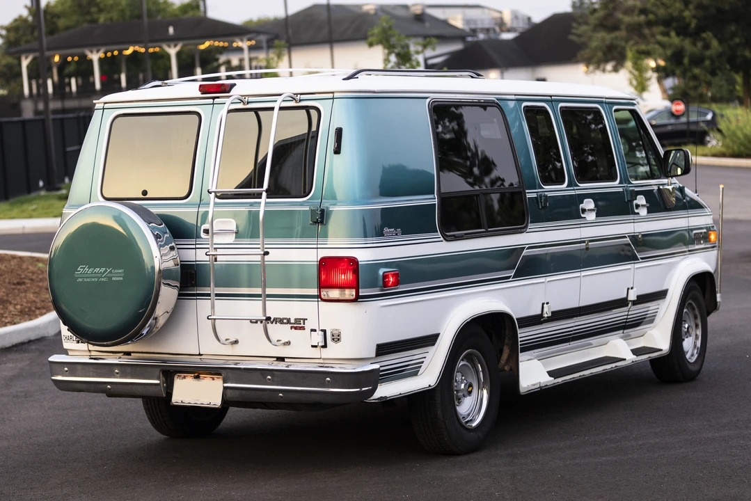 1994 Chevrolet G-Series Van - Image 16 of 31