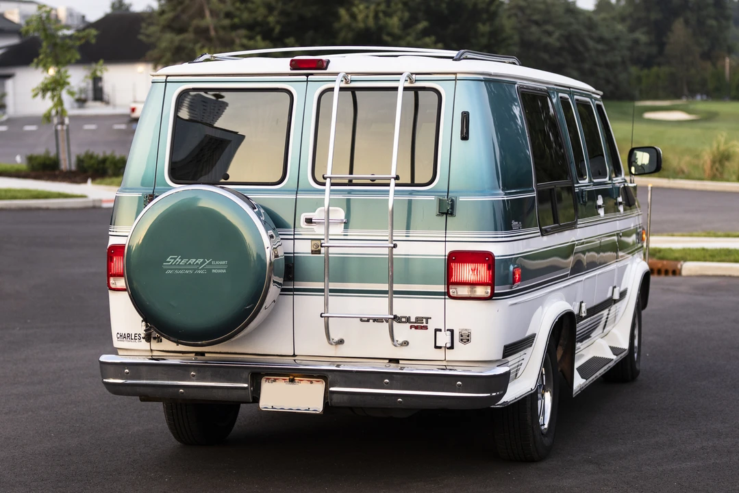 1994 Chevrolet G-Series Van - Image 15 of 31
