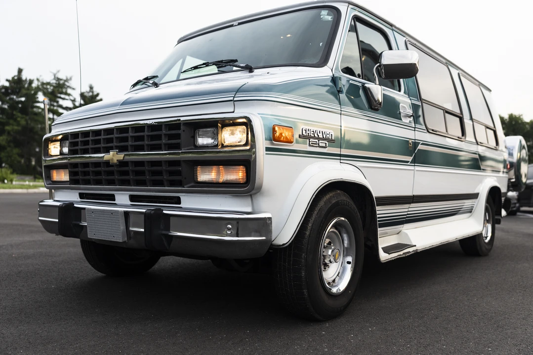1994 Chevrolet G-Series Van - Image 27 of 31