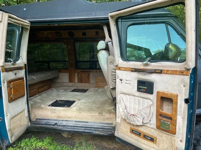 1994 Chevrolet G-Series Van - Image 6 of 18