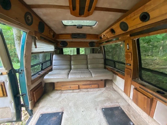 1994 Chevrolet G-Series Van - Image 10 of 18
