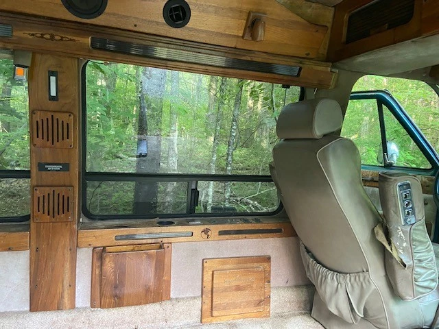 1994 Chevrolet G-Series Van - Image 8 of 18