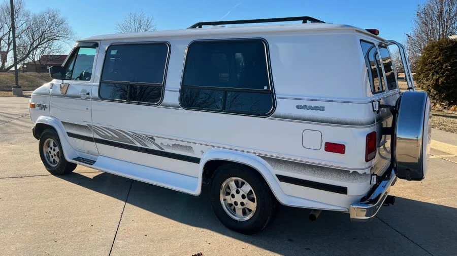 1994 Chevrolet G-Series Van - Image 2 of 15