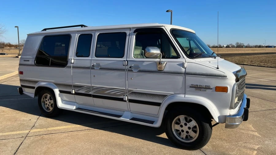 1994 Chevrolet G-Series Van - Image 14 of 15