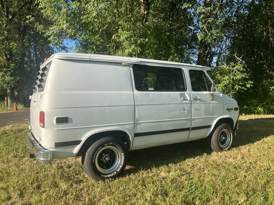 1994 Chevrolet G-Series Van - Image 15 of 21