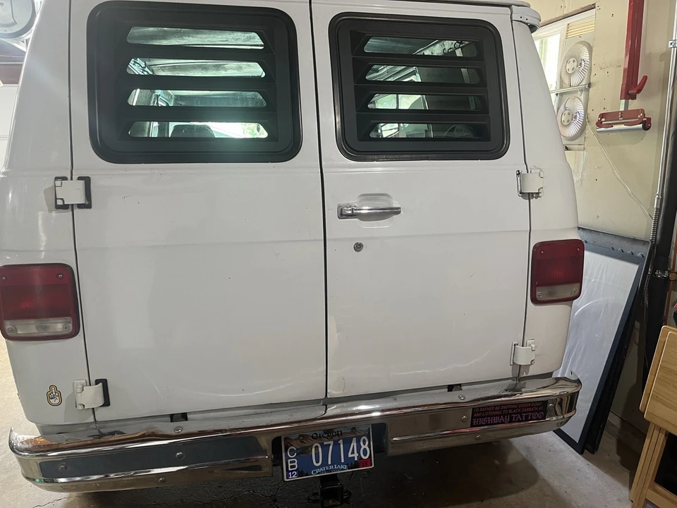 1994 Chevrolet G-Series Van - Image 10 of 21