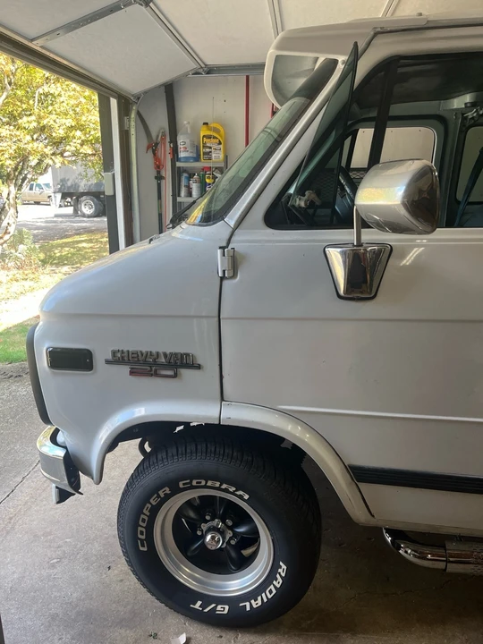 1994 Chevrolet G-Series Van - Image 9 of 21