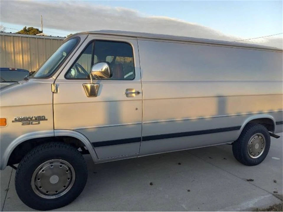 1994 Chevrolet G-Series Van - Image 3 of 22