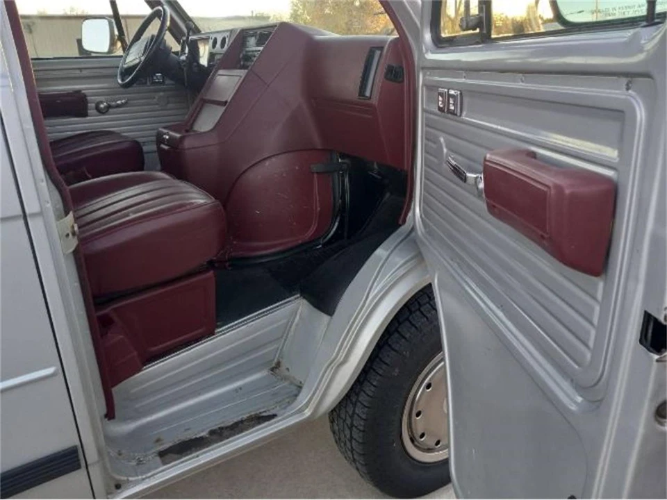 1994 Chevrolet G-Series Van - Image 12 of 22
