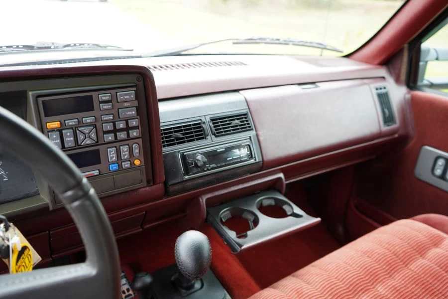 1994 Chevrolet C/K 4th Gen - Image 20 of 30