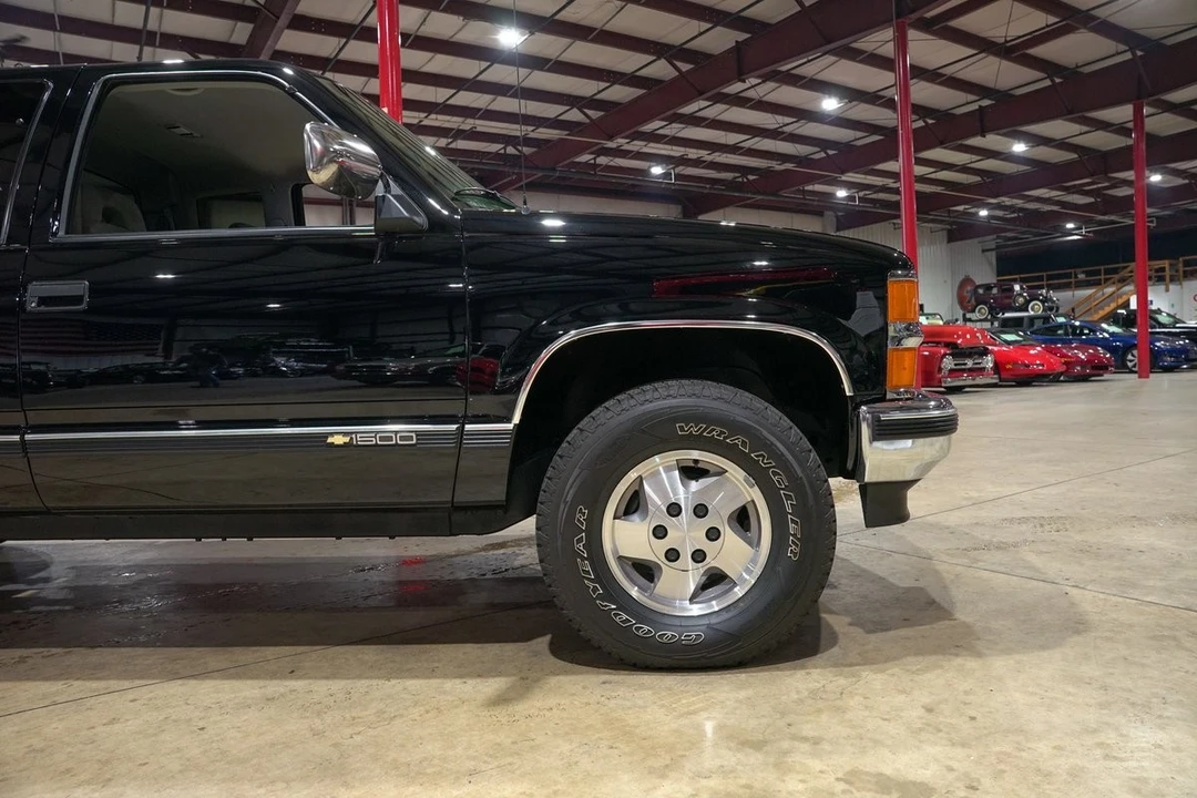 1994 Chevrolet C/K 4th Gen - Image 11 of 12