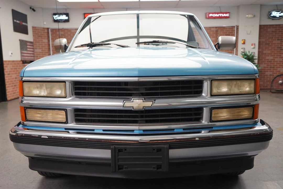 1994 Chevrolet - Image 12 of 31