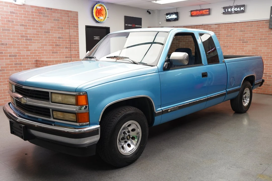 1994 Chevrolet C/K 4th Gen - Image 2 of 31