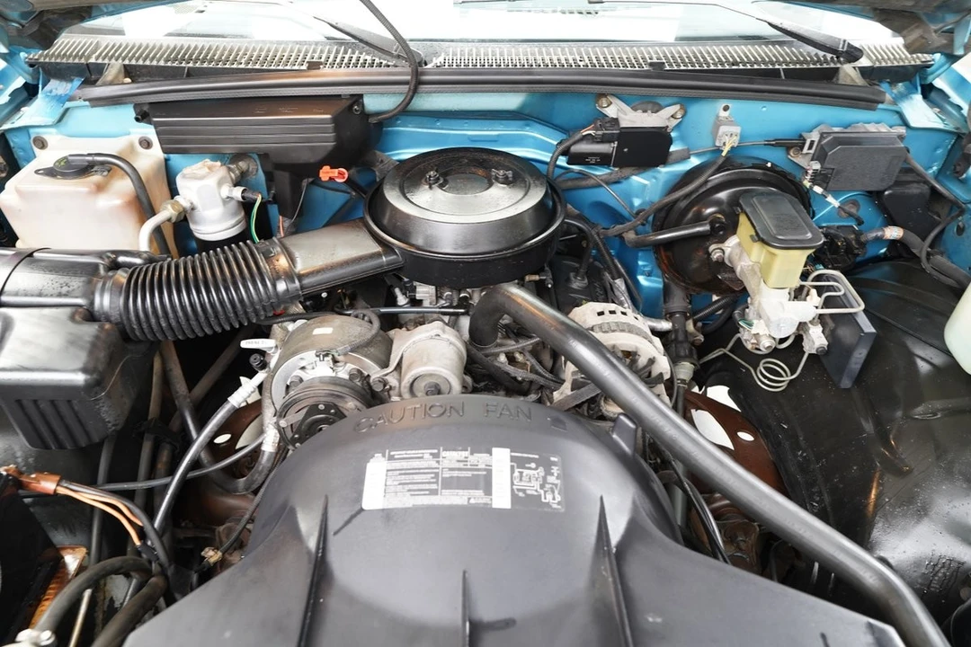 1994 Chevrolet - Image 19 of 31