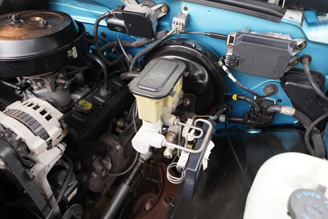 1994 Chevrolet - Image 28 of 31