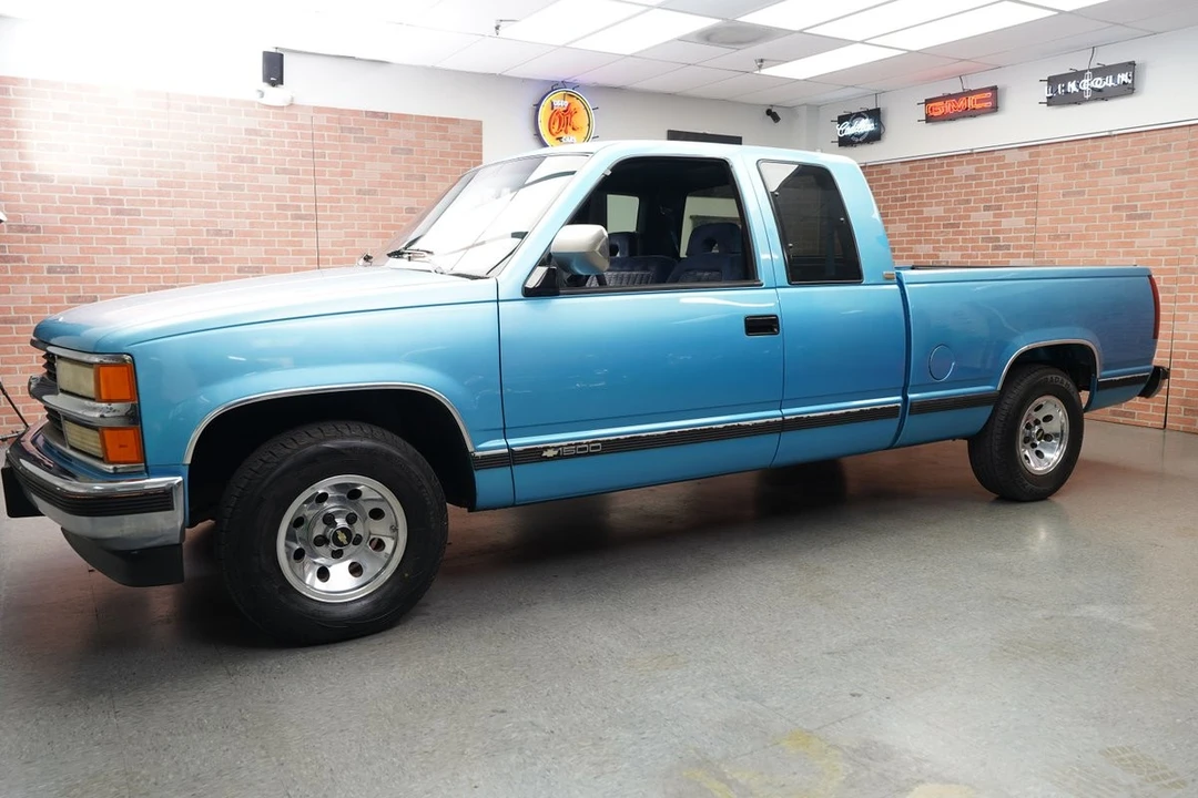 1994 Chevrolet C/K 4th Gen - Image 3 of 31