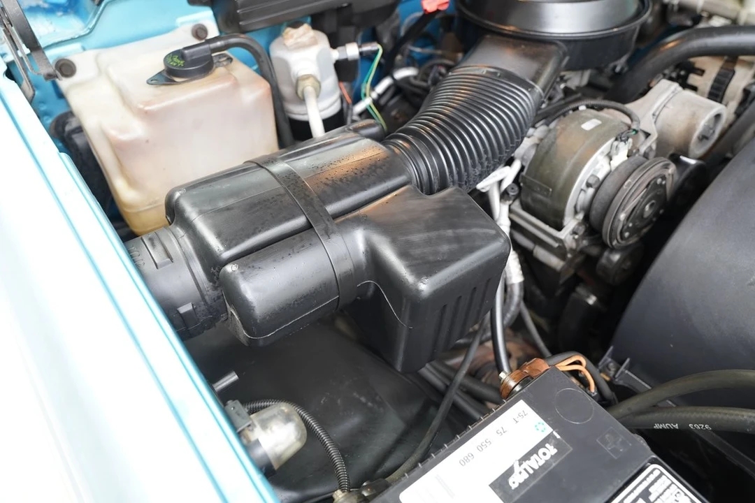 1994 Chevrolet - Image 23 of 31