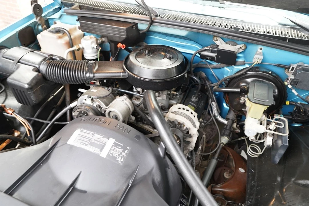 1994 Chevrolet - Image 18 of 31