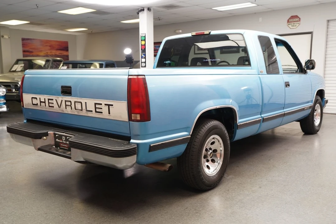 1994 Chevrolet - Image 8 of 31