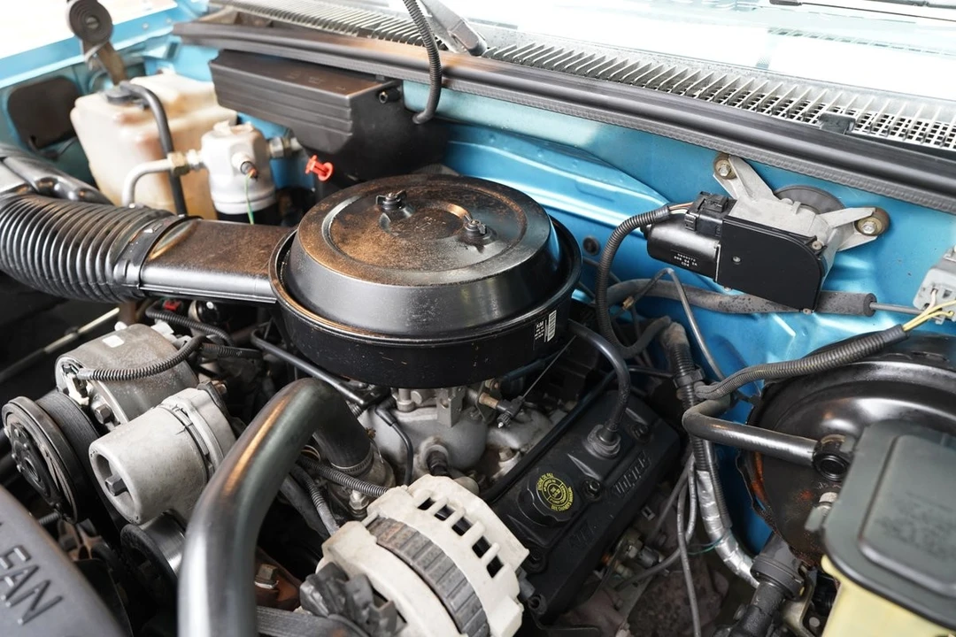 1994 Chevrolet - Image 29 of 31