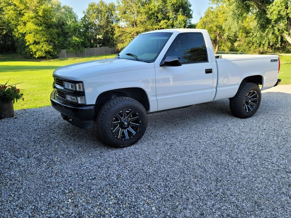 1994 Chevrolet C/K 4th Gen - Image 2 of 8