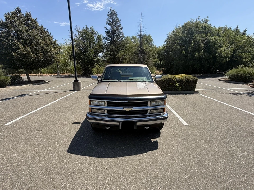 1994 Chevrolet K5 Blazer 3rd Gen - Image 2 of 12