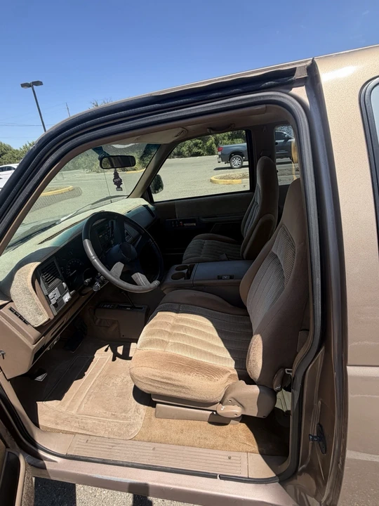 1994 Chevrolet K5 Blazer 3rd Gen - Image 6 of 12