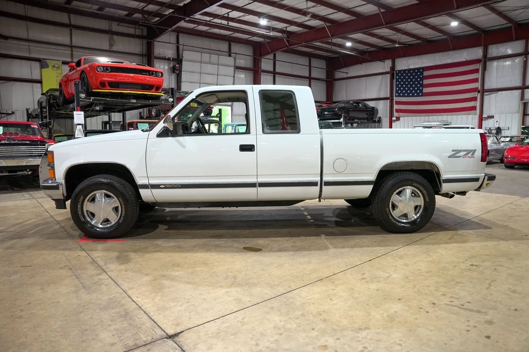 1994 Chevrolet C/K 4th Gen - Image 4 of 31
