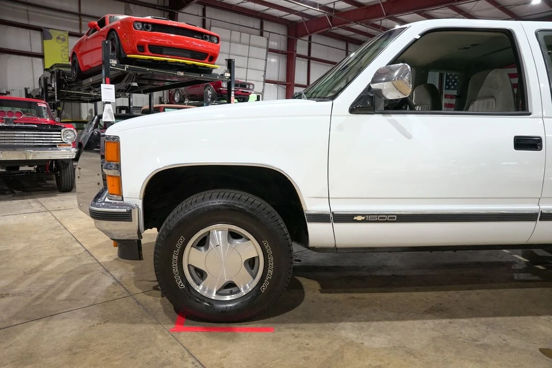 1994 Chevrolet C/K 4th Gen - Image 3 of 31