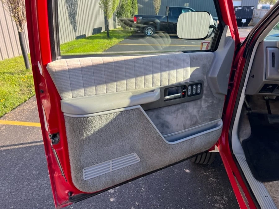 1994 Chevrolet C/K 4th Gen - Image 4 of 15