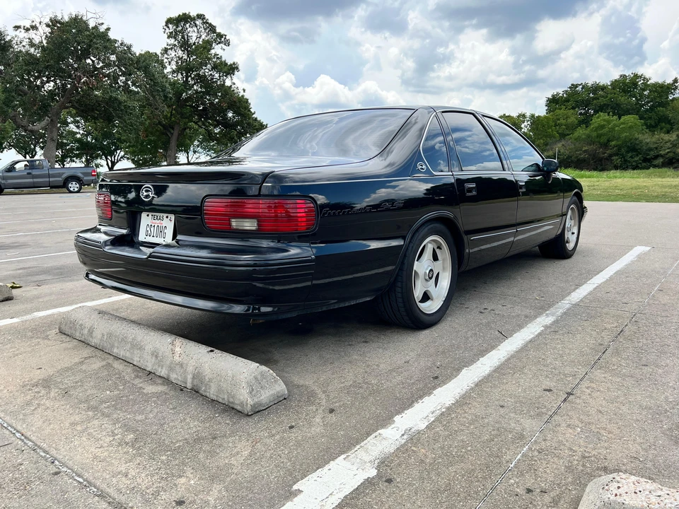 1994 Chevrolet Impala 7th Gen - Image 17 of 31
